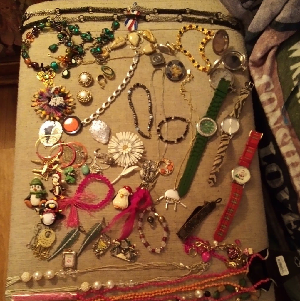 Stay Over 50 Piece Vintage And Costume Jewelry Lot